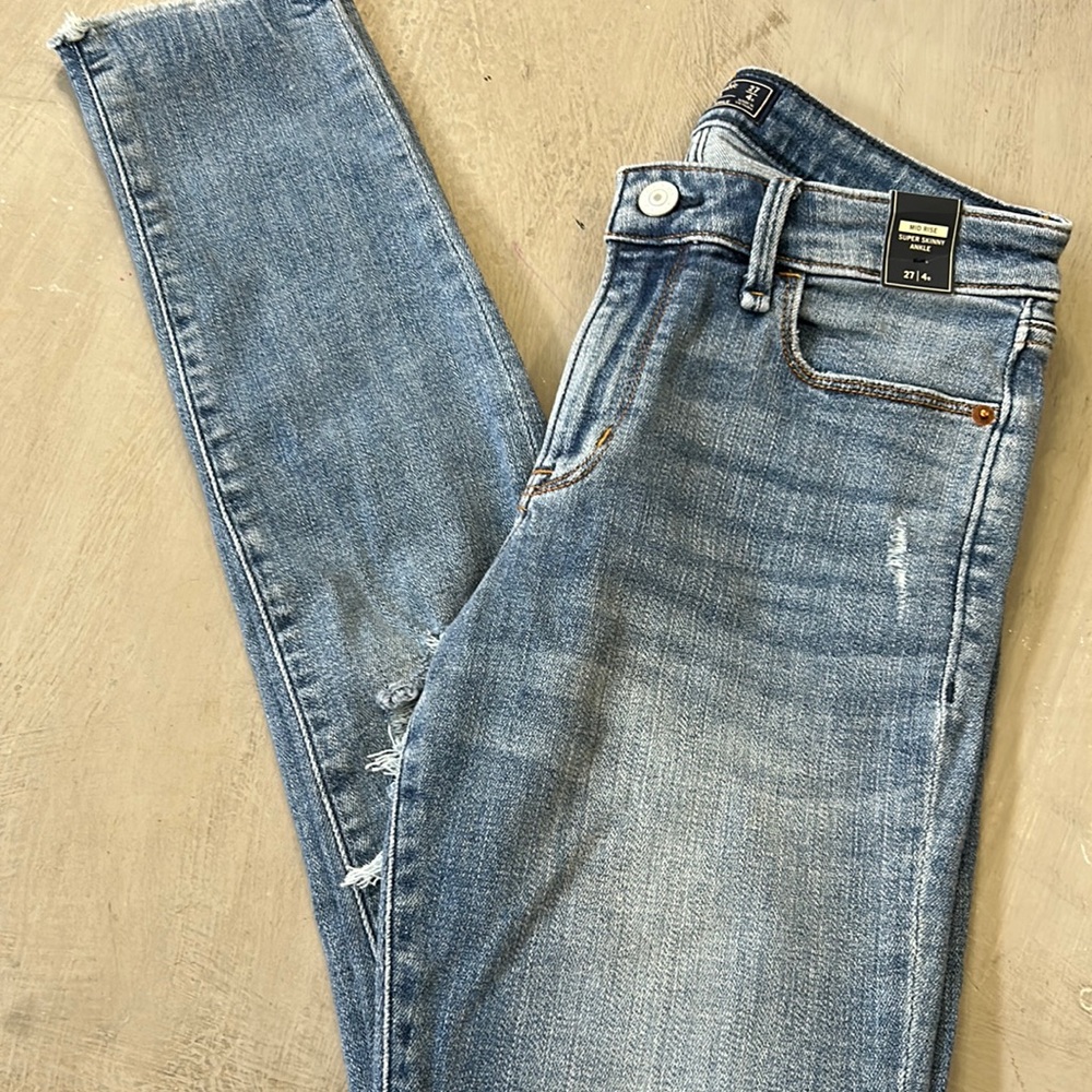 Abercrombie & Fitch Super Skinny Ankle Mid Rise Jeans size 4